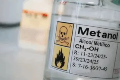 Prefeitura de Goianésia alerta população sobre riscos do consumo de bebidas adulteradas com metanol Prefeitura de Goianésia alerta população sobre riscos do consumo de bebidas adulteradas com metanol