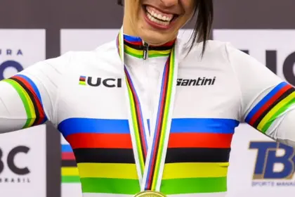 Sabrina Custódia é ouro e 1ª recordista mundial de paraciclismo no RJ Sabrina Custódia é ouro e 1ª recordista mundial de paraciclismo no RJ