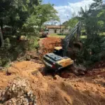 SeInfra executa obra emergencial para conter erosão na “Praça da Baixada” SeInfra executa obra emergencial para conter erosão na “Praça da Baixada”