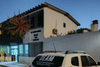 PCGO prende homem por descumprir medidas protetivas e tentar invadir casa de ex-companheira para ameaçá-la de morte PCGO prende homem por descumprir medidas protetivas e tentar invadir casa de ex-companheira para ameaçá-la de morte