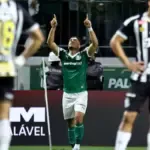 Vitor Roque decide e Palmeiras vence clássico com Santos no Brasileiro