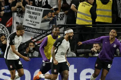 Depay e Yuri Alberto desequilibram e Corinthians vence Majestoso