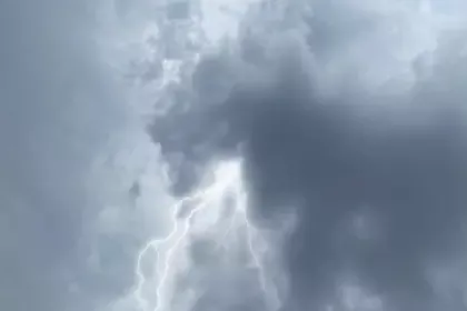 4 milhões de raios em 2025: por que uma descarga atmosférica é tão prejudicial para rede de energia?