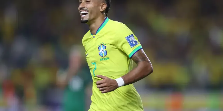 Brasileiro Raphinha é finalista do prêmio de melhor do mundo da Fifa Brasileiro Raphinha é finalista do prêmio de melhor do mundo da Fifa