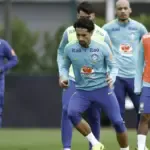 Com equipe completa, Ancelotti comanda atividade em Londres