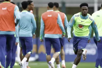 Vinicius Júnior diz que seleção evolui sob comando de Carlo Ancelotti