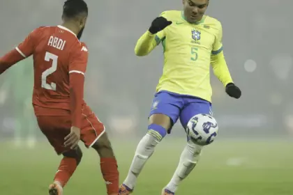 Brasil desperdiça pênalti e não passa de empate com Tunísia