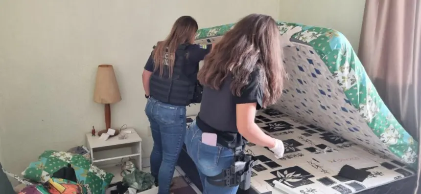 PCGO apreende arma e munições usadas por agressor que fez disparos contra portão da casa de ex-companheira, em Luziânia