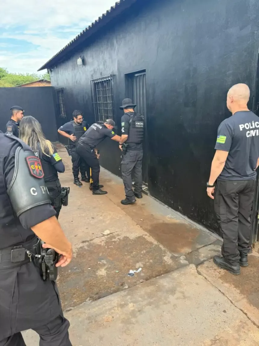 Polícia Civil cumpre mandados e apreende drogas em ação integrada em Jataí – Policia Civil do Estado de Goiás Polícia Civil cumpre mandados e apreende drogas em ação integrada em Jataí – Policia Civil do Estado de Goiás