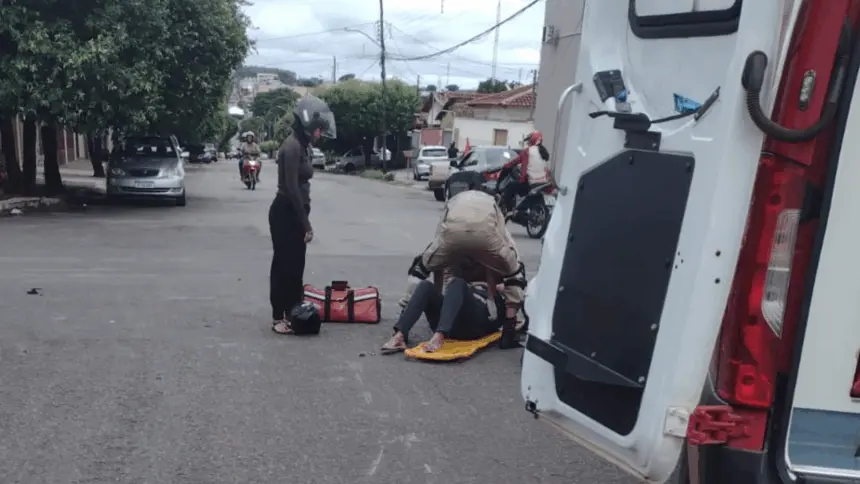 Acidente entre duas motocicletas deixa duas pessoas feridas no norte de Goianésia Acidente entre duas motocicletas deixa duas pessoas feridas no norte de Goianésia