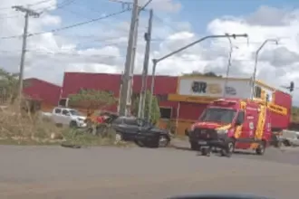 Duas pessoas ficam feridas ao se envolver em grave acidente na região norte de Goianésia