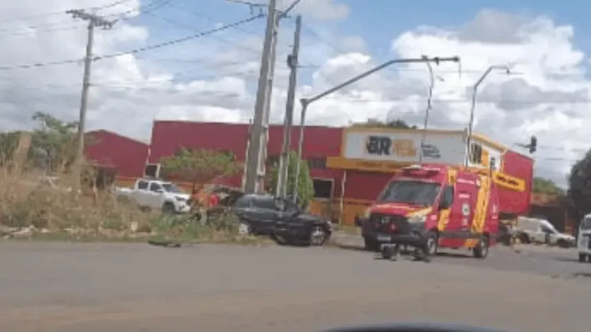 Duas pessoas ficam feridas ao se envolver em grave acidente na região norte de Goianésia Duas pessoas ficam feridas ao se envolver em grave acidente na região norte de Goianésia