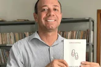 Escritor Anderson Alcântara lança novo livro “Poesia é coisa de vagabundo” após 14 anos sem publicações