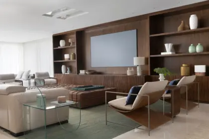 Madeira escura: saiba como usar essa tendência na arquitetura