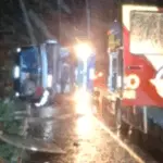 Ônibus tomba na GO-060, e deixa três mortos e 35 feridos