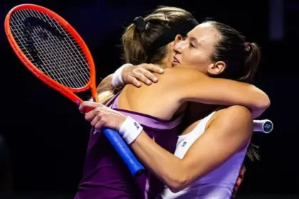 Stefani garante Brasil pela 1ª vez em decisão feminina do WTA Finals