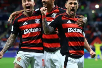 Flamengo enfrenta PSG em busca do título da Copa Intercontinental