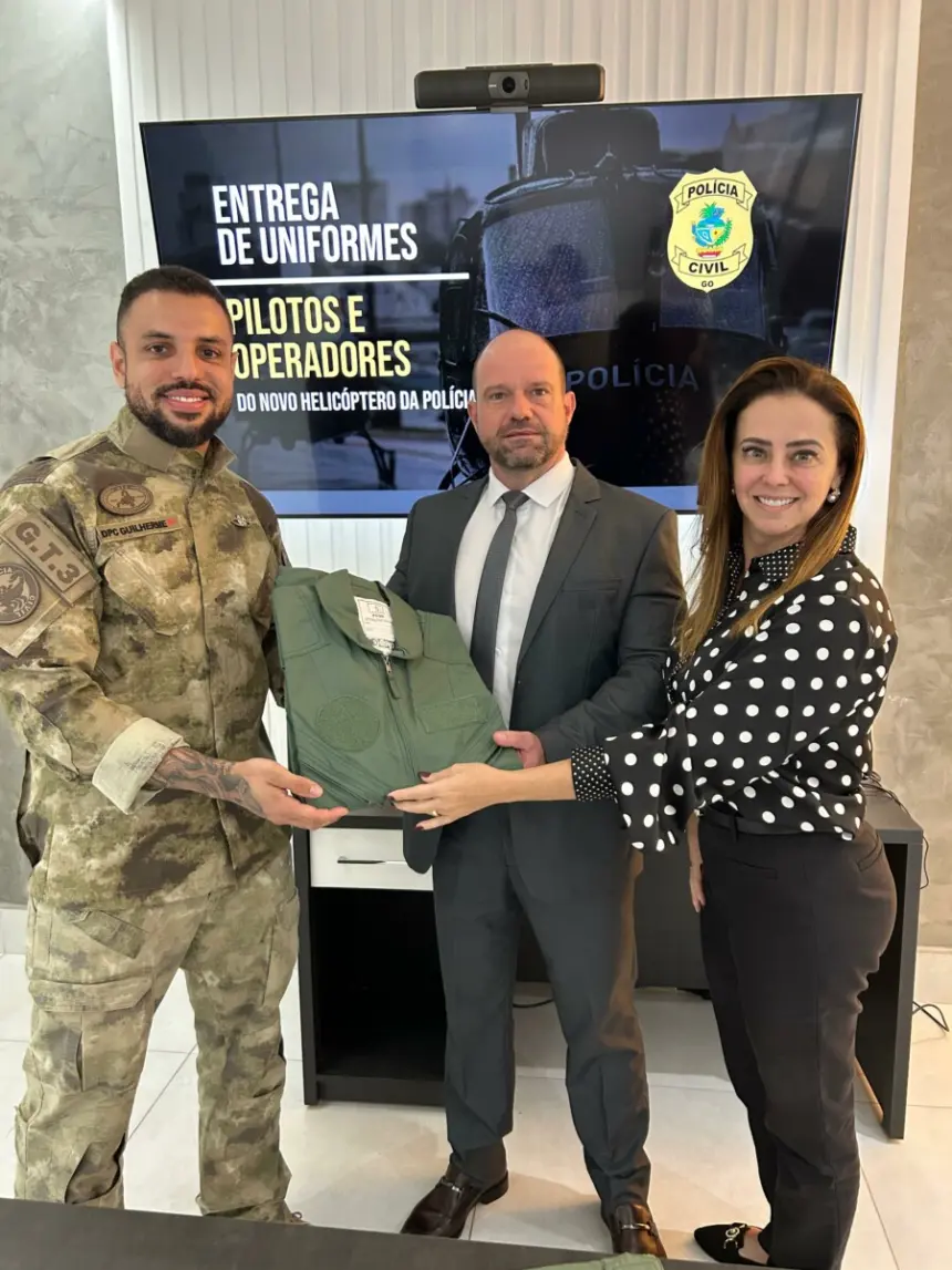 Direção-Geral da Polícia Civil realiza entrega de uniformes para pilotos e operadores aéreos – Policia Civil do Estado de Goiás Direção-Geral da Polícia Civil realiza entrega de uniformes para pilotos e operadores aéreos – Policia Civil do Estado de Goiás