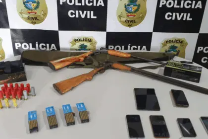 PCGO cumpre mandado e apreende armas de fogo, munições e aparelhos eletrônicos em Niquelândia – Policia Civil do Estado de Goiás