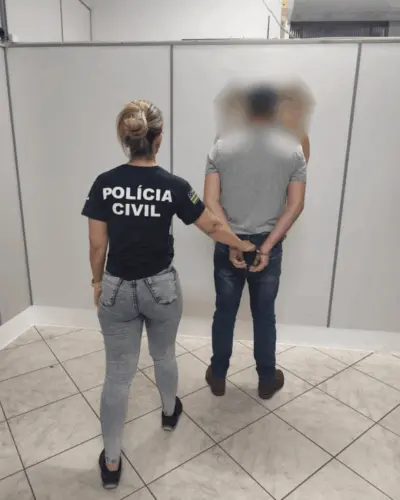 PCGO prende empresário por estelionato na venda de veículos e apreende arma de uso restrito em Aparecida de Goiânia PCGO prende empresário por estelionato na venda de veículos e apreende arma de uso restrito em Aparecida de Goiânia