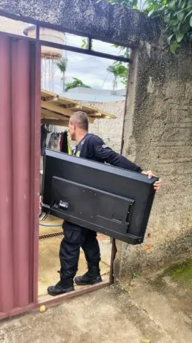Polícia Civil prende homem por furtar televisão da mãe em Niquelândia – Policia Civil do Estado de Goiás Polícia Civil prende homem por furtar televisão da mãe em Niquelândia – Policia Civil do Estado de Goiás