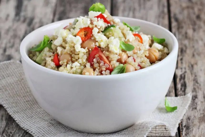 Saladas de quinoa: 6 receitas leves e nutritivas para o jantar Saladas de quinoa: 6 receitas leves e nutritivas para o jantar