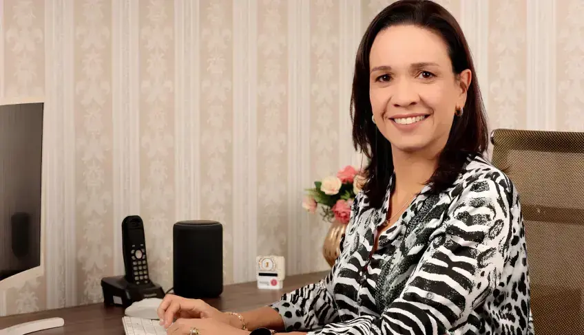 Cirurgiã dentista transforma experiência em gestão em negócio que inspira clínicas em todo o país | ASN Goiás