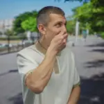 Arroto frequente: 6 possíveis causas e quando procurar um médico