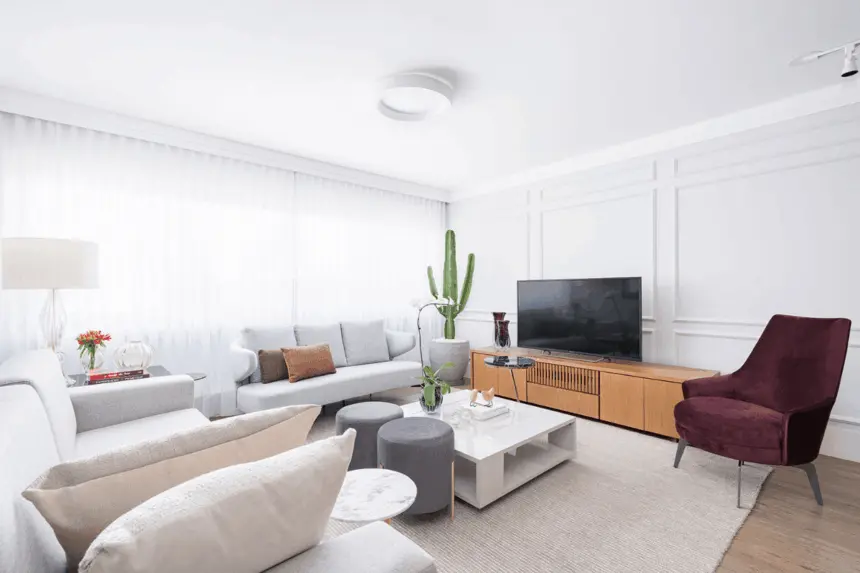 Boiserie na decoração: veja como aplicar essa tendência nos ambientes