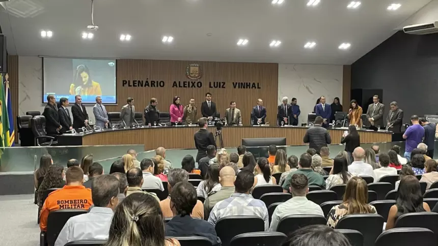 Câmara encerra o ano legislativo homenageando mulheres empreendedoras e quem se destacou na segurança pública Câmara encerra o ano legislativo homenageando mulheres empreendedoras e quem se destacou na segurança pública
