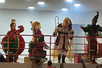 Papai Noel é recebido com festa e emociona famílias em Goianésia