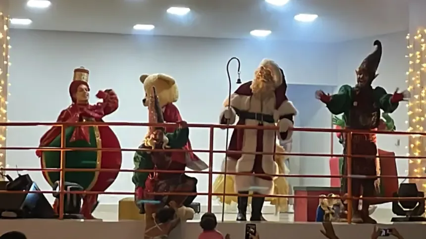 Papai Noel é recebido com festa e emociona famílias em Goianésia