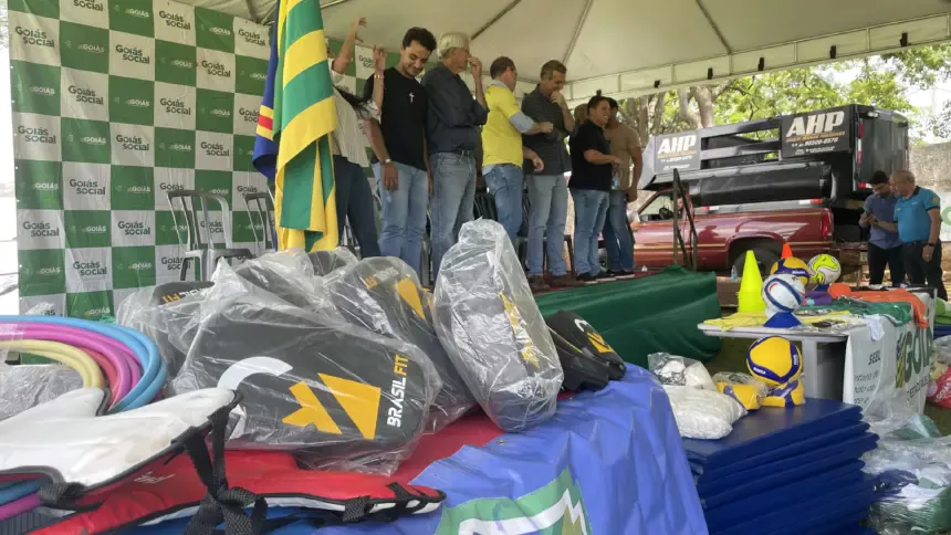 Secretaria de Esporte de Goianésia lança projetos esportivos no Centro Desportivo Secretaria de Esporte de Goianésia lança projetos esportivos no Centro Desportivo