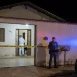 Homem é morto a facadas dentro de residência em Jaraguá