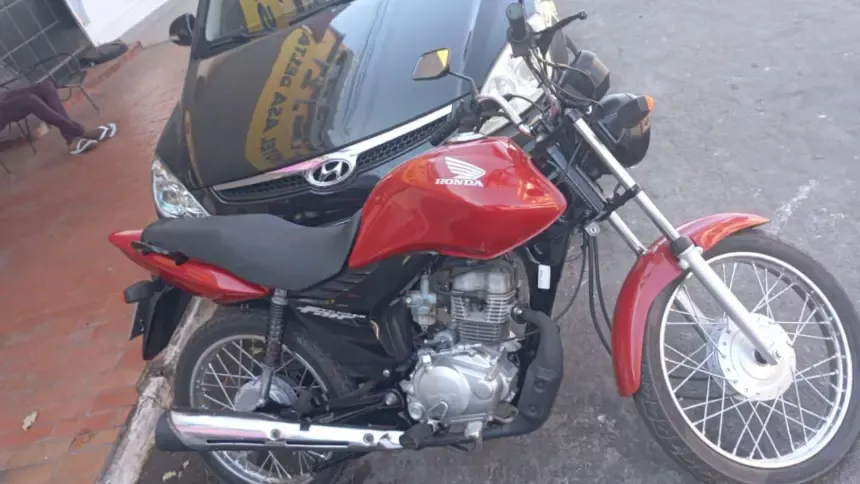 Motocicleta é furtada em frente a residência no Bairro Carrilho