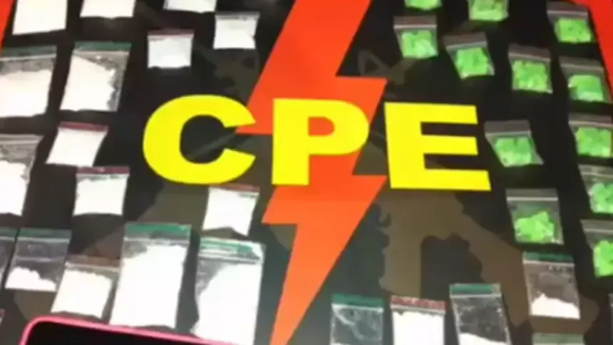 Mulher é presa por tráfico ao ser pega com porções de cocaína e comprimidos de ecstasy