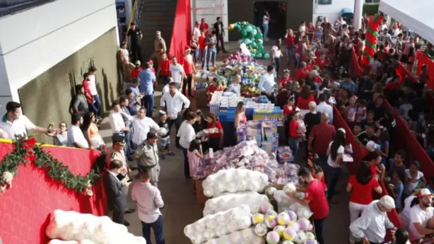Natal das Crianças retorna nesta terça com grande festa e distribuição de mais de 10 mil brinquedos em Goianésia Natal das Crianças retorna nesta terça com grande festa e distribuição de mais de 10 mil brinquedos em Goianésia