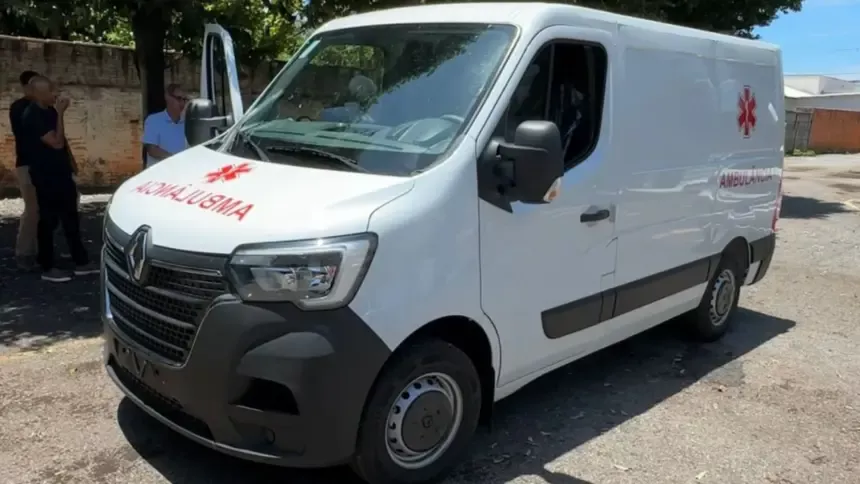 Prefeitura de Goianésia recebe nova ambulância para reforçar atendimentos na saúde