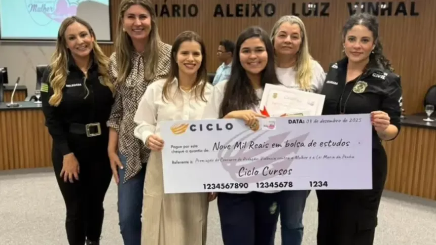 Premiação do 7º Concurso de Redação em Goianésia destaca combate à violência contra a mulher Premiação do 7º Concurso de Redação em Goianésia destaca combate à violência contra a mulher