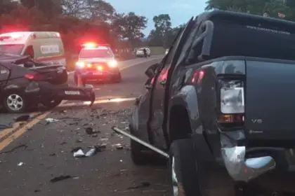 Quatro pessoas morrem em grave acidente na GO-164; três são policiais
