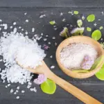 Aprenda a usar o sal grosso para banho de limpeza espiritual