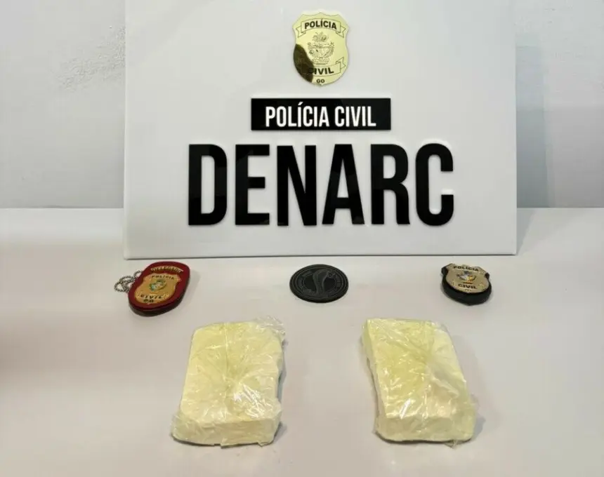 PCGO prende fornecedores de cocaína e intercepta entrega de mais de R$ 50 mil em drogas na Região Metropolitana PCGO prende fornecedores de cocaína e intercepta entrega de mais de R$ 50 mil em drogas na Região Metropolitana
