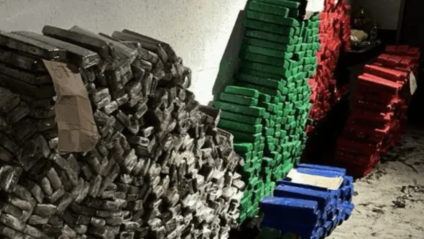 PCGO cumpre medidas judiciais em 4 estados para desarticular grupo criminoso interestadual responsável pelo transporte e distribuição de drogas PCGO cumpre medidas judiciais em 4 estados para desarticular grupo criminoso interestadual responsável pelo transporte e distribuição de drogas