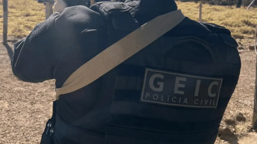 PCGO prende homem em flagrante por extorquir ex-companheiros para não divulgar imagens íntima