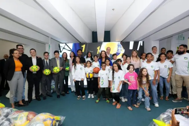 Governo entrega R$ 1,5 milhão em material esportivo para 52 municípios goianos – Portal Goiás