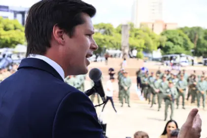 “A vida do bandido vai piorar”, afirma Daniel Vilela durante entrega de helicópteros policiais