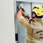 Bombeiros resgatam pessoas presas em elevador no norte de Goianésia