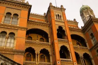 Fiocruz conduzirá estudo com injeção contra HIV em sete cidades