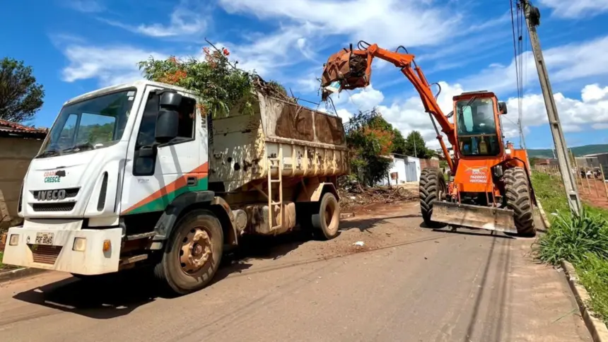 Confira o cronograma dos bairros que terão coleta de entulhos e galhadas neste mês de janeiro Confira o cronograma dos bairros que terão coleta de entulhos e galhadas neste mês de janeiro