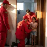 Criança de 7 anos fica presa em banheiro e é resgatada pelos bombeiros de Goianésia